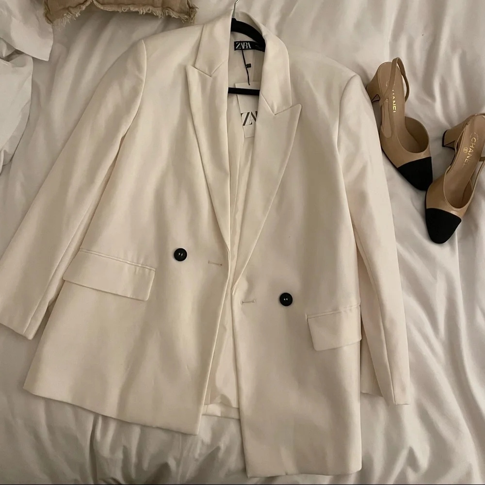 White blazer - Picture 4 of 16